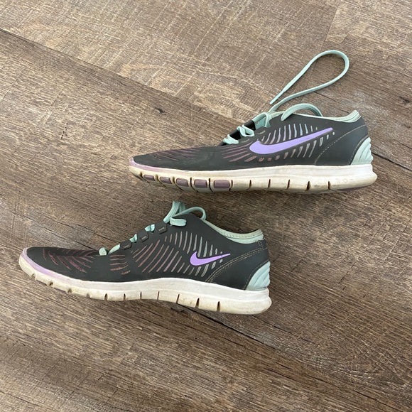 Nike Free Balanza - Athletic Turquoise Purple Sneakers - 7.5 Women's - Picture 3 of 5